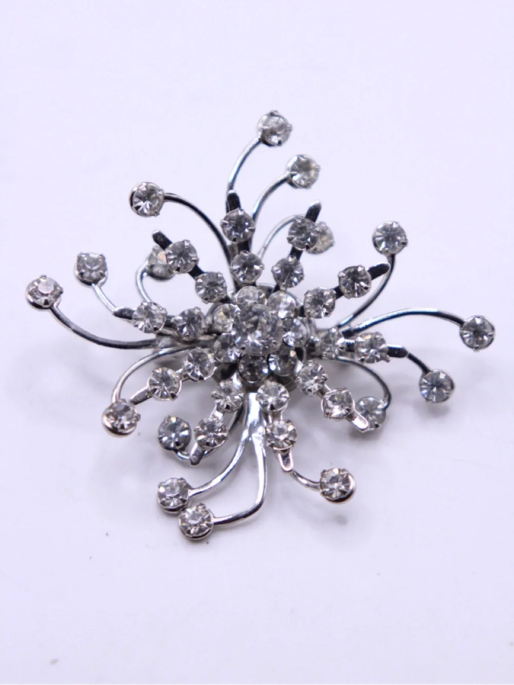 Vintage unsigned Silver tone Crystal starburst riveted Burst Brooch - Picture 1 of 5